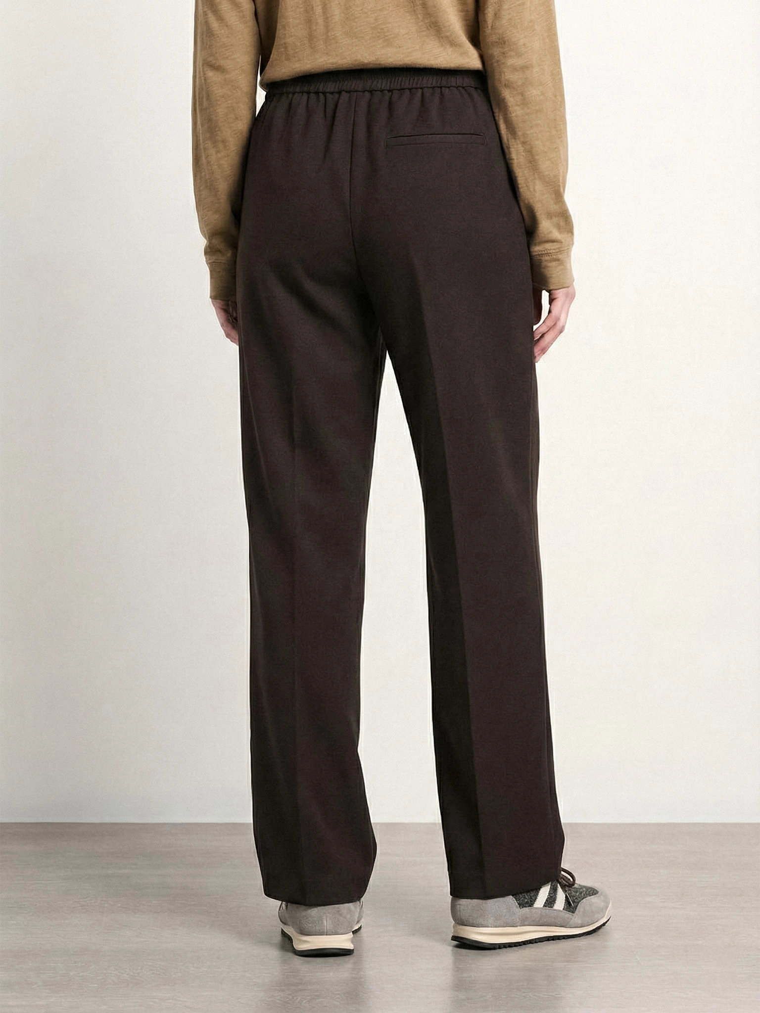 Брюки темно-коричневого цвета 